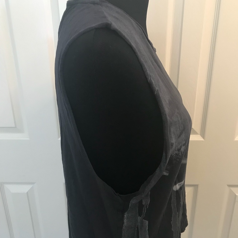 Men’s Muscle Tee - Picture 2 of 3